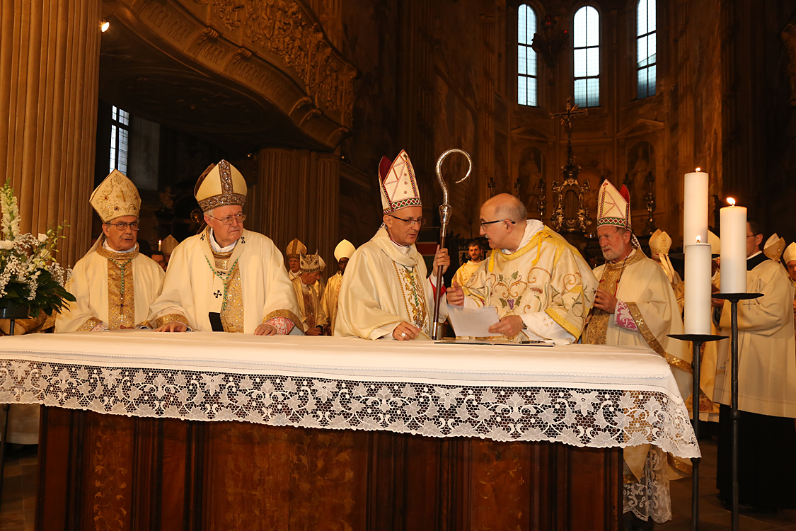 Monsignor Marco Prastaro Vescovo di Asti_442.jpg
